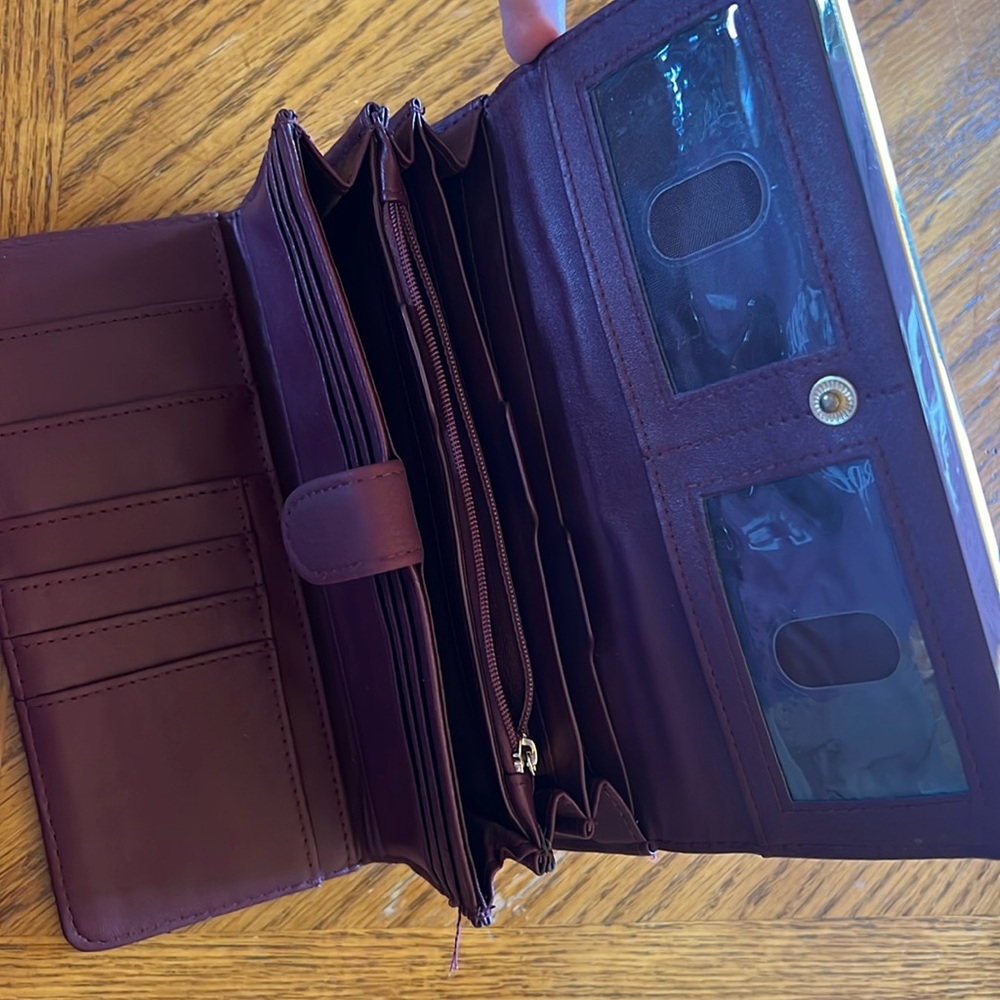 Burgundy, Safe keeper wallet.